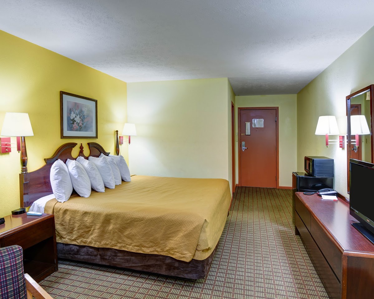 Econo Lodge Morgantown photo 3