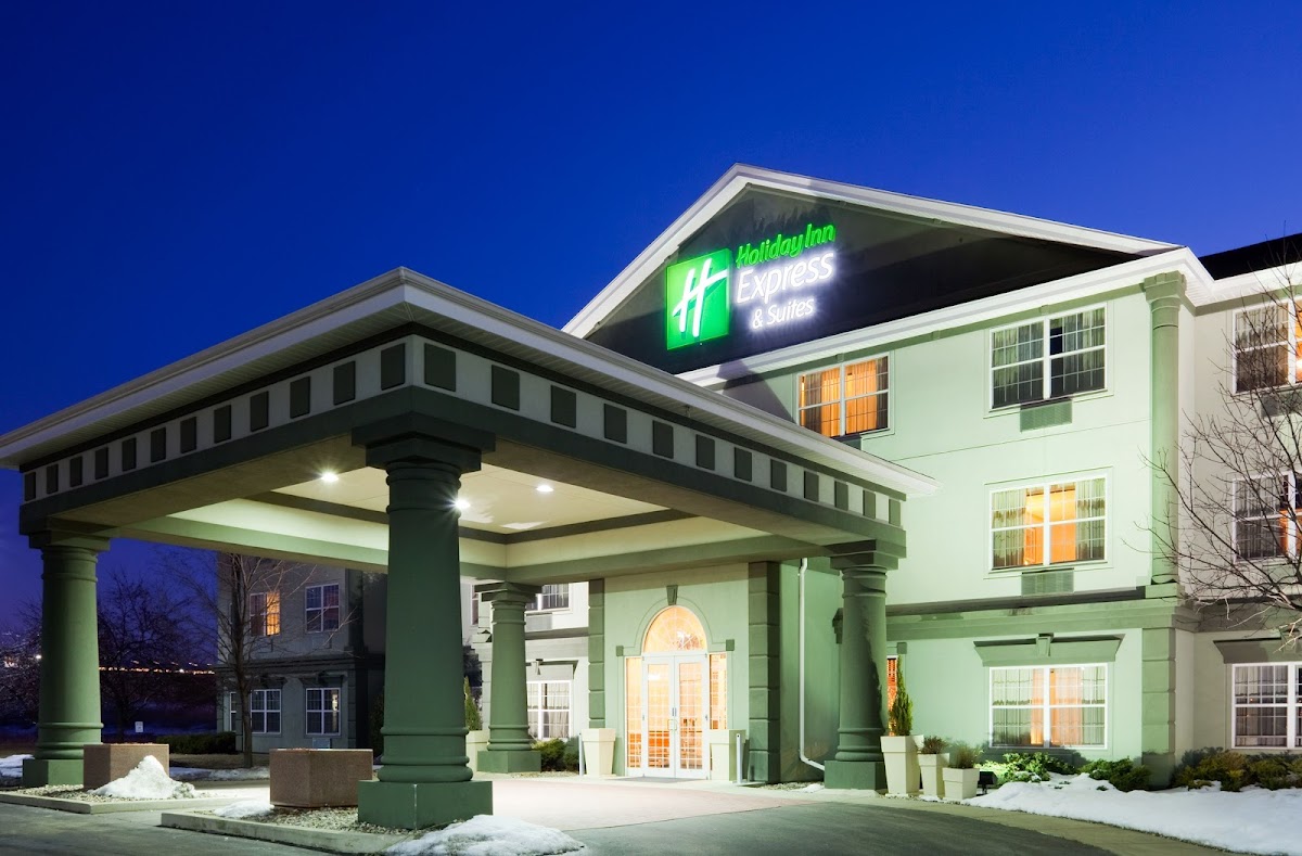 Holiday Inn Express & Suites Oshkosh-Sr 41 by IHG