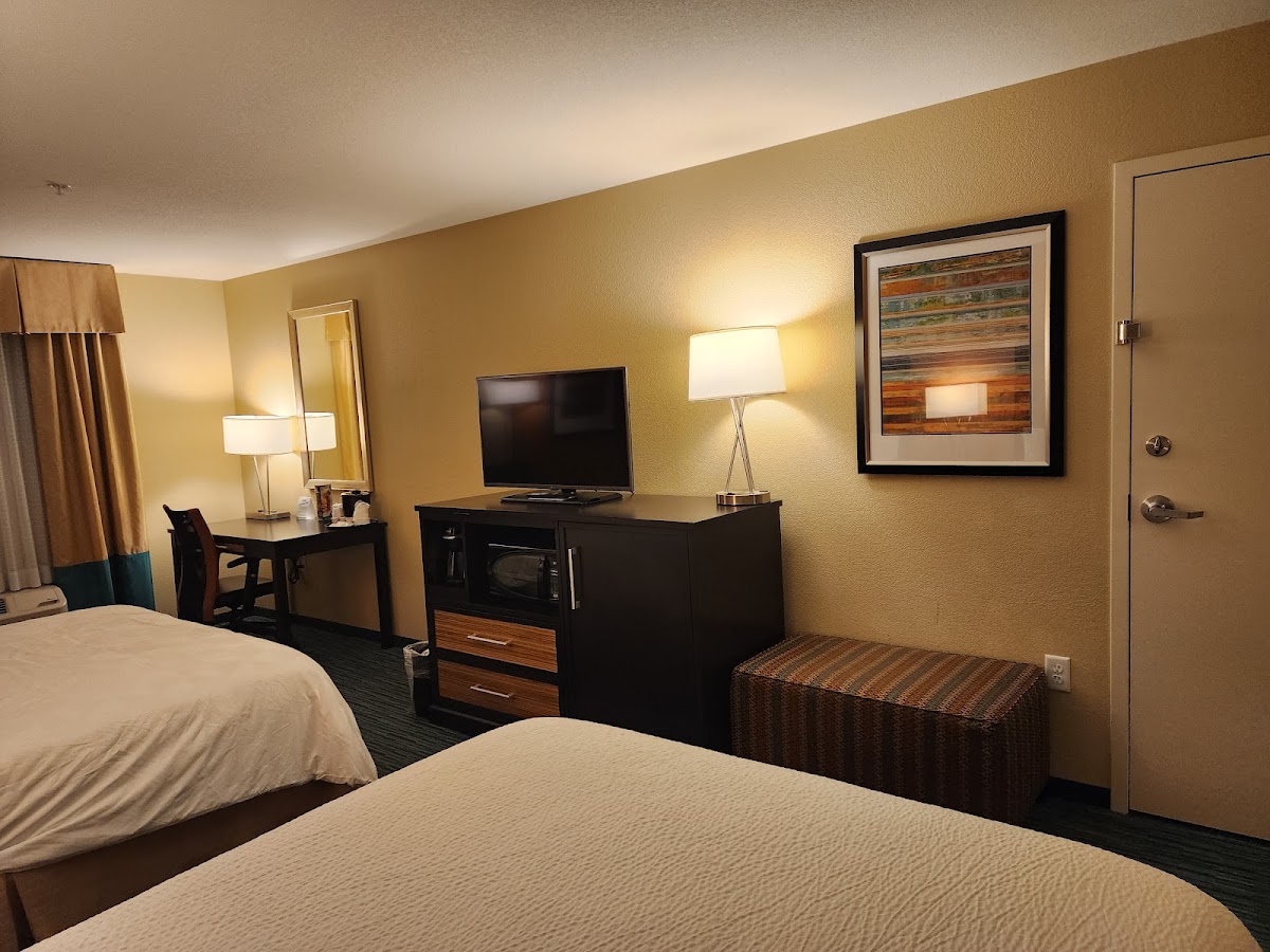 Holiday Inn Bismarck, an IHG Hotel photo 2