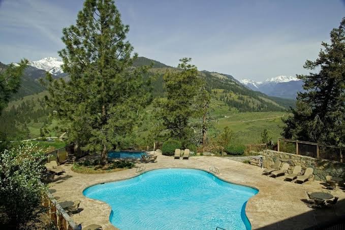 Sun Mountain Lodge