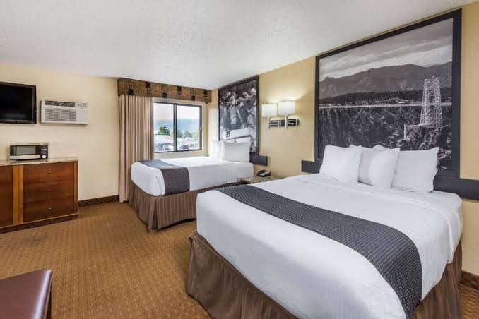 Super 8 by Wyndham Colorado City photo 2