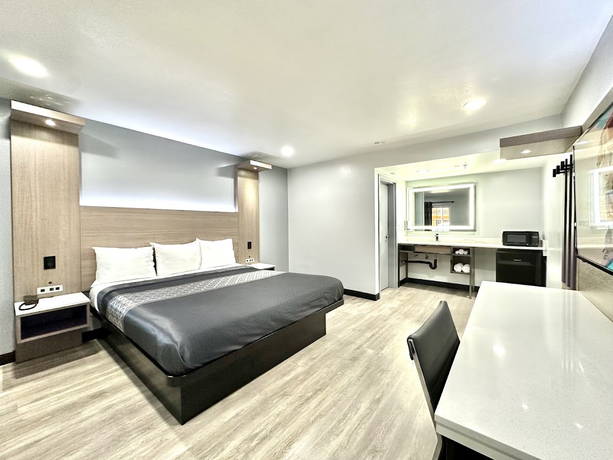 Express Inn & Suites Ontario Airport