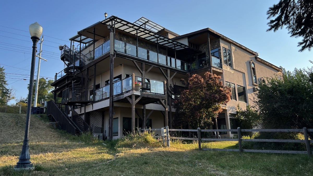 Swan River Inn