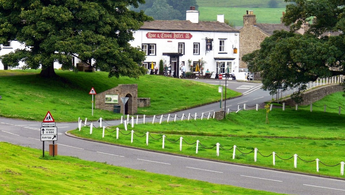 Rose & Crown Hotel photo 3