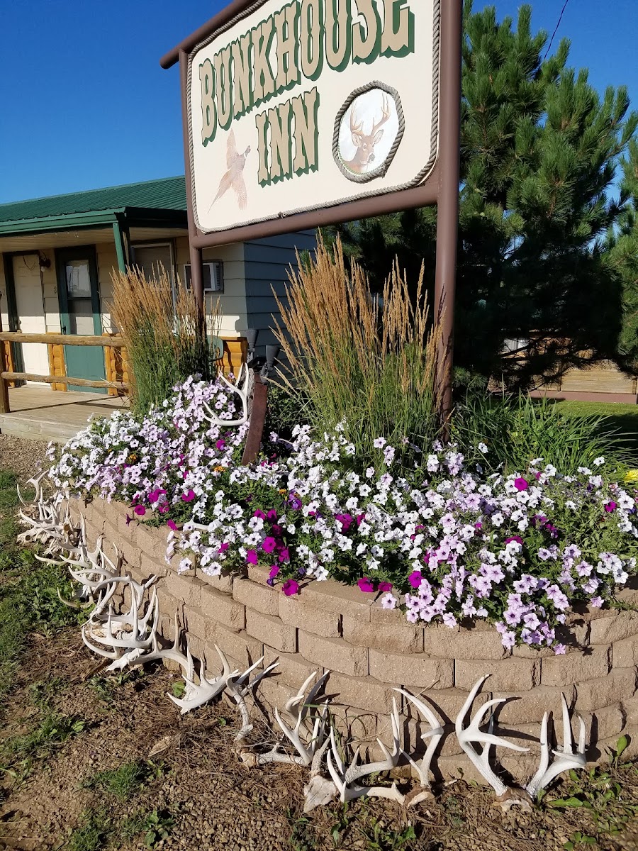 Bunkhouse Inn