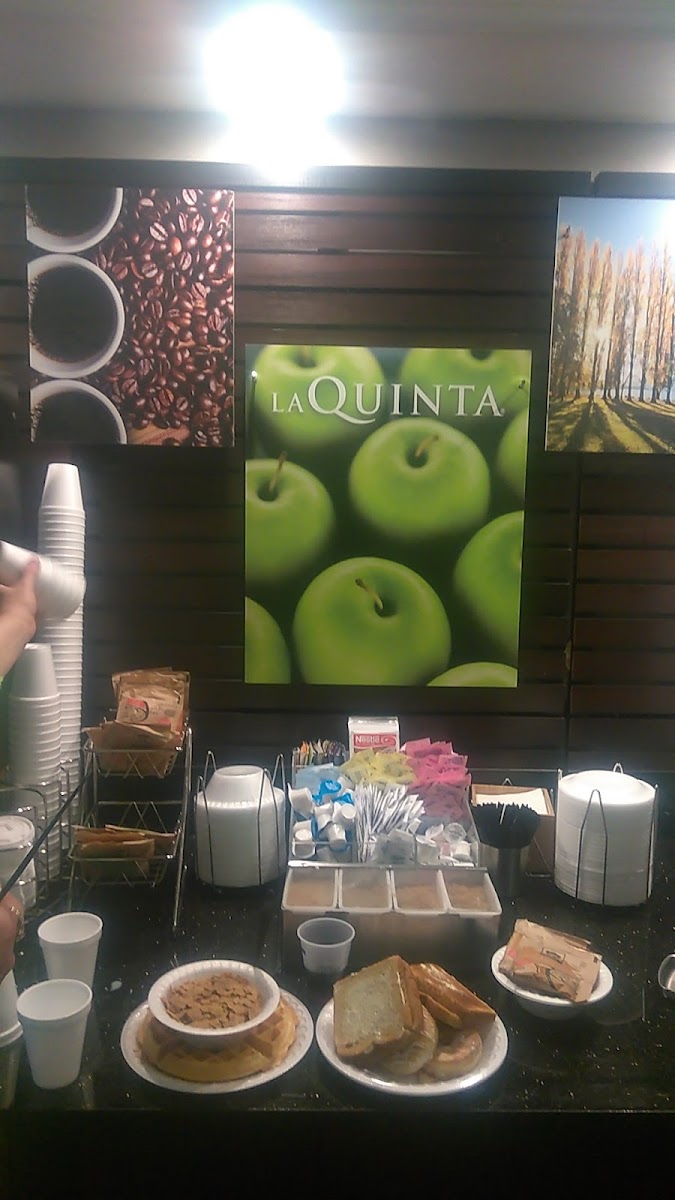 La Quinta Inn by Wyndham Sacramento North photo 3