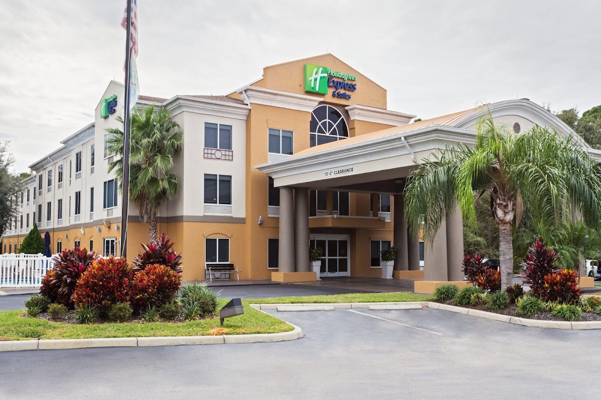 Holiday Inn Express & Suites Tavares - Leesburg by IHG