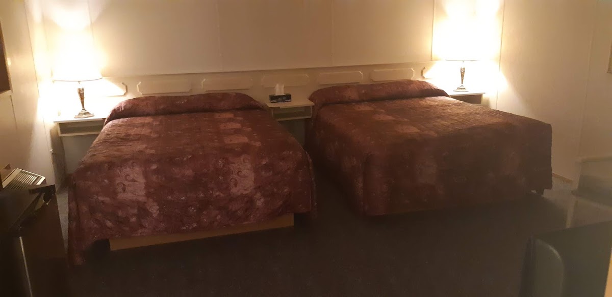 Forestburg Motor Inn
