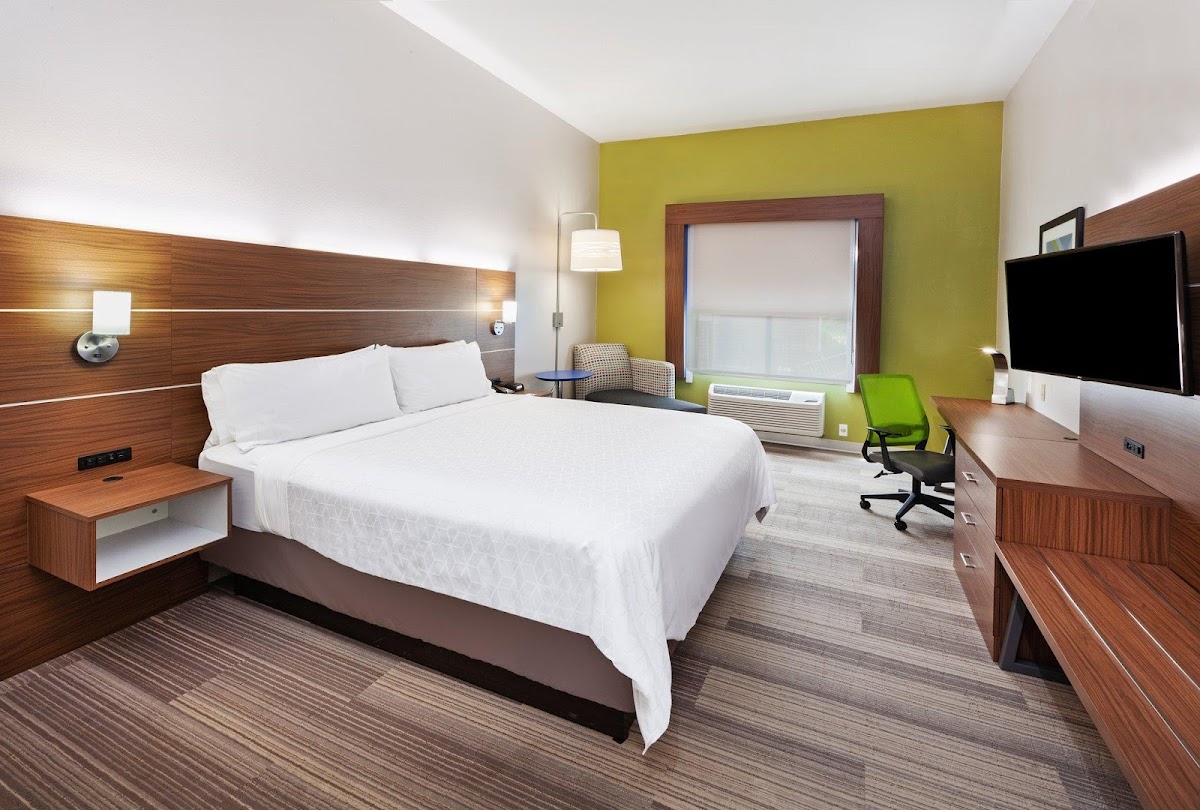 Holiday Inn Express & Suites Orange by IHG photo 2