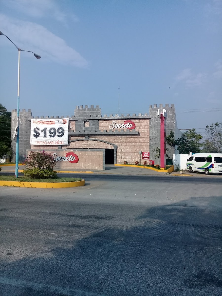 Auto Hotel El Secreto