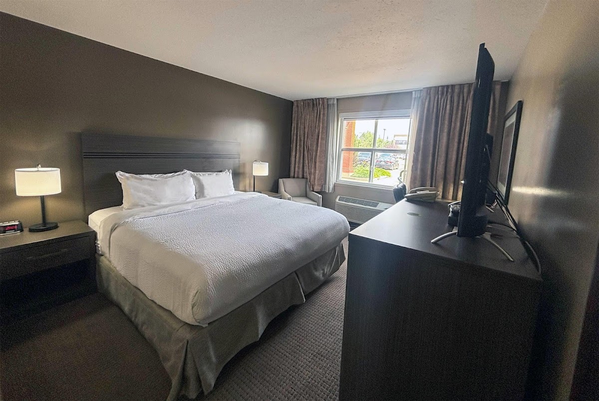Ramada by Wyndham Sherwood Park photo 2