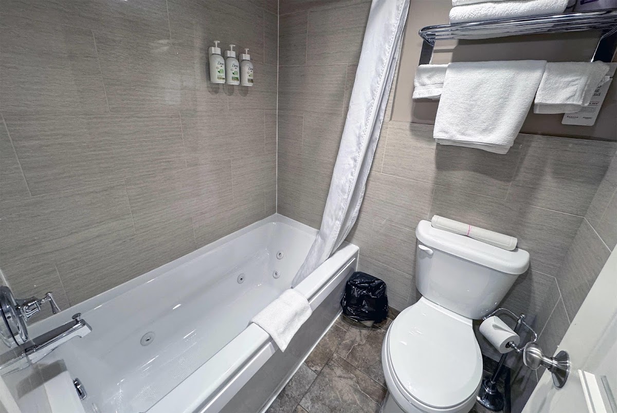 Ramada by Wyndham Sherwood Park photo 3