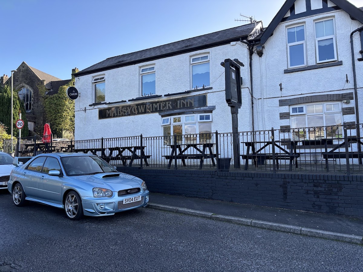 Maesycwmmer Inn