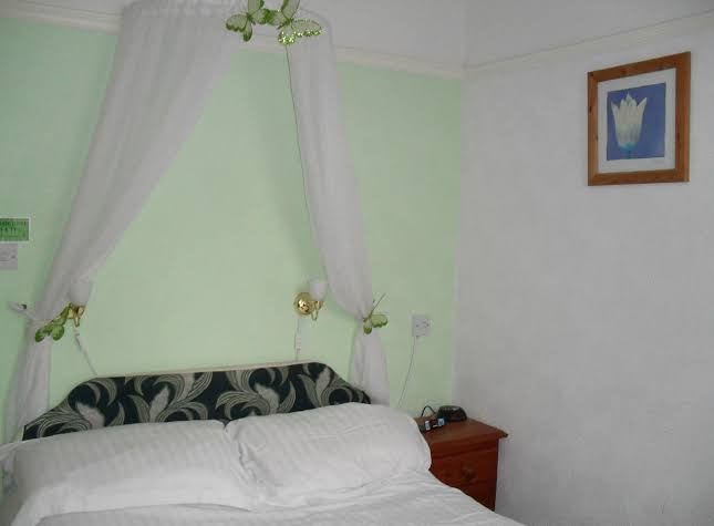 Brentwood House photo 2