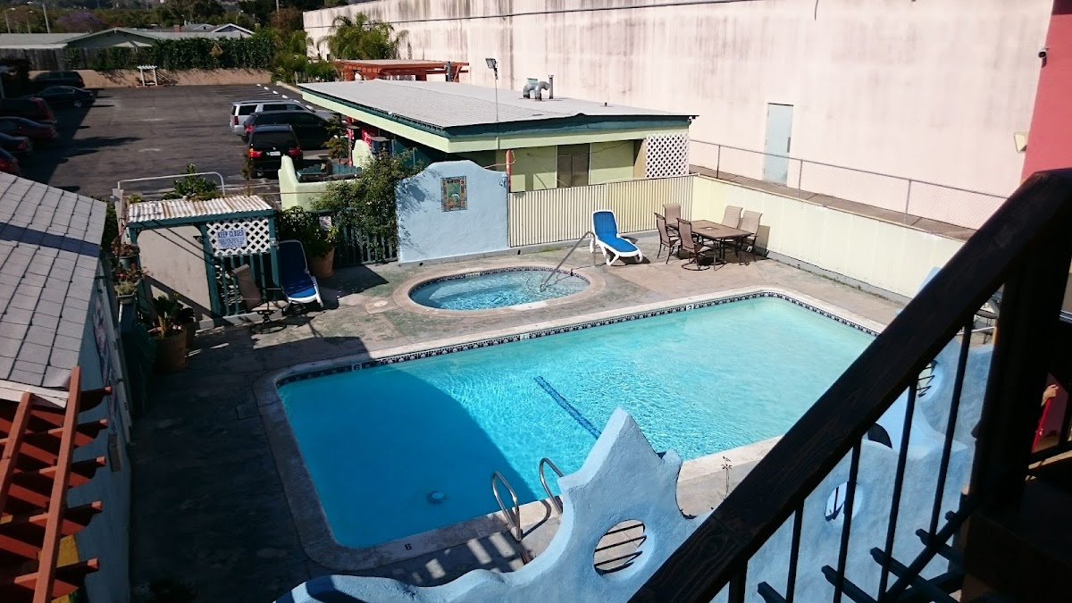 Sandyland Reef Inn photo 3