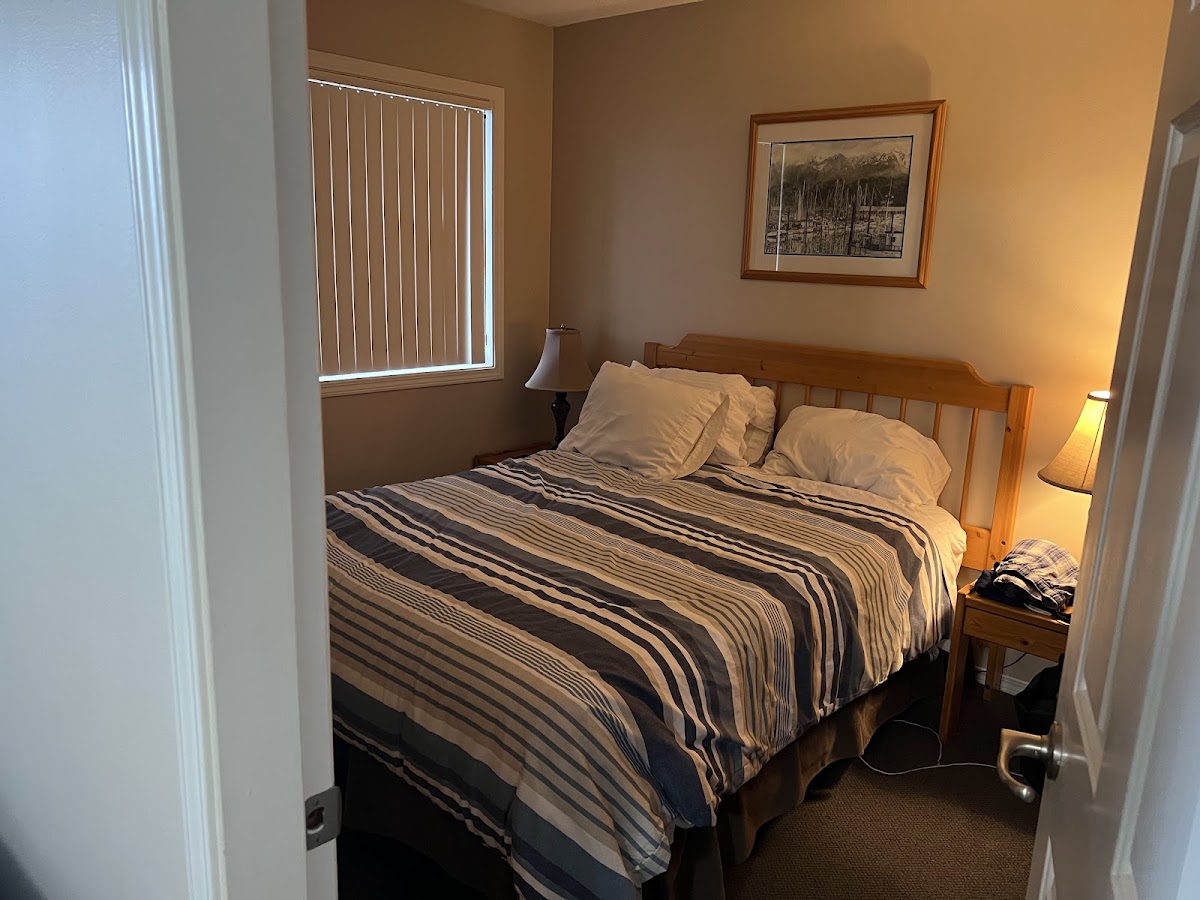 Madrona Beach Resort photo 2