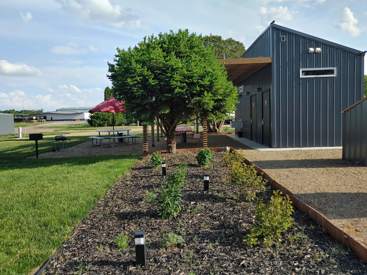 Studio 13 Motel & RV Park