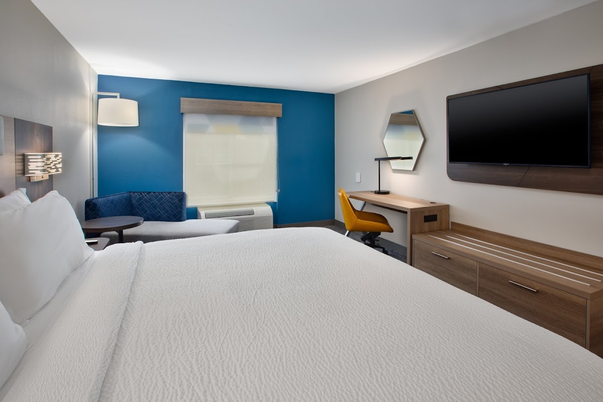 Holiday Inn Express & Suites Sumter by IHG photo 2