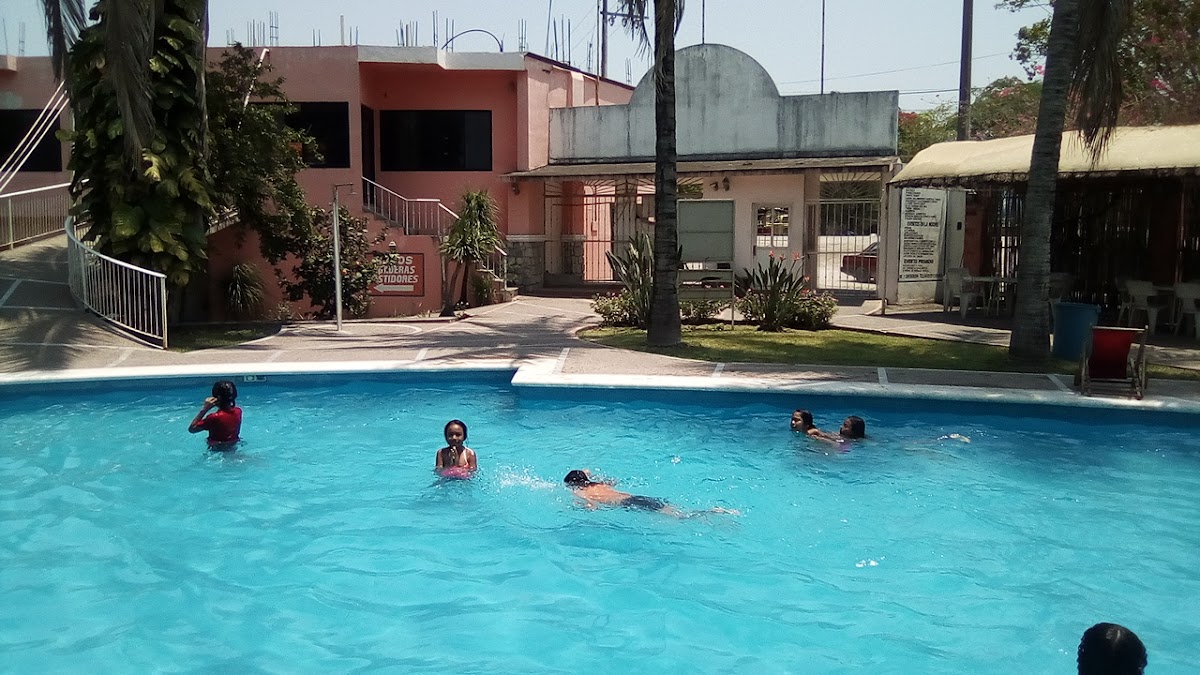 Alberca Los Delfines