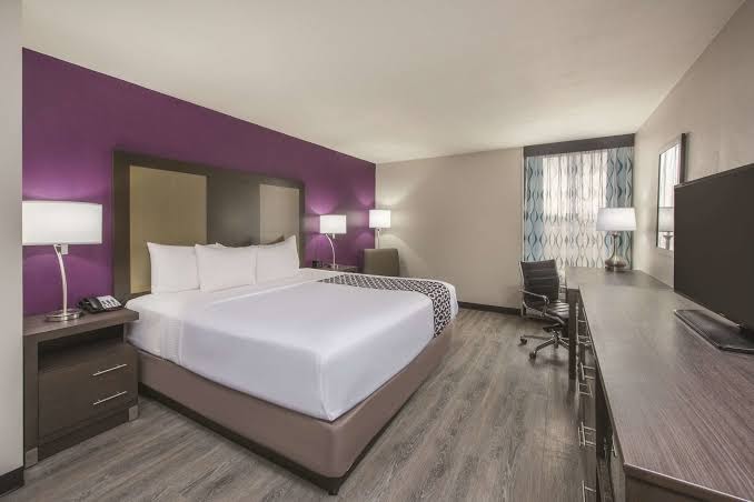 La Quinta Inn & Suites by Wyndham Festus - St. Louis South photo 2