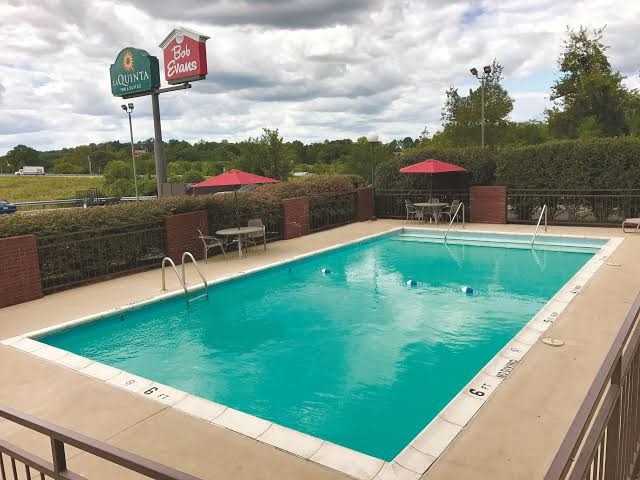 La Quinta Inn & Suites by Wyndham Festus - St. Louis South photo 3