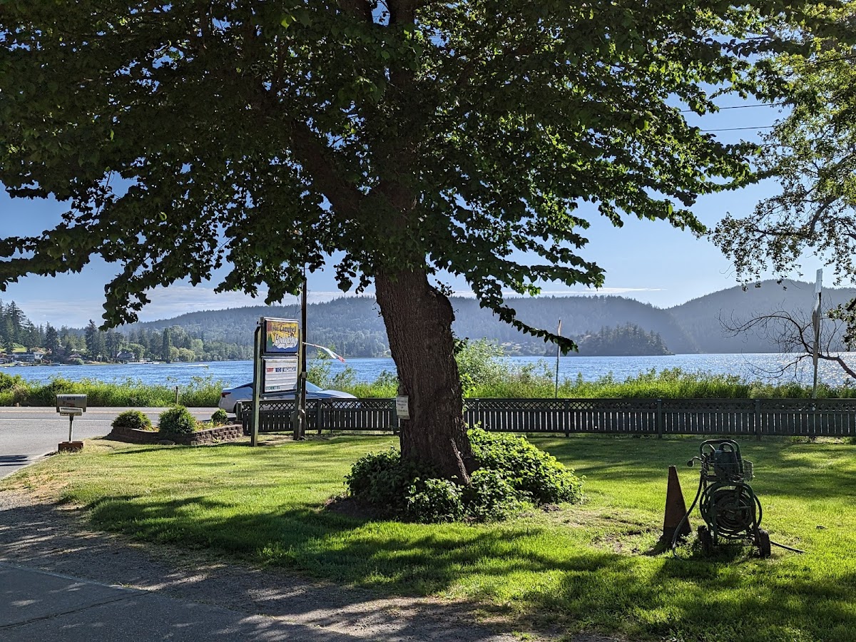 Lake Campbell Lodging photo 3