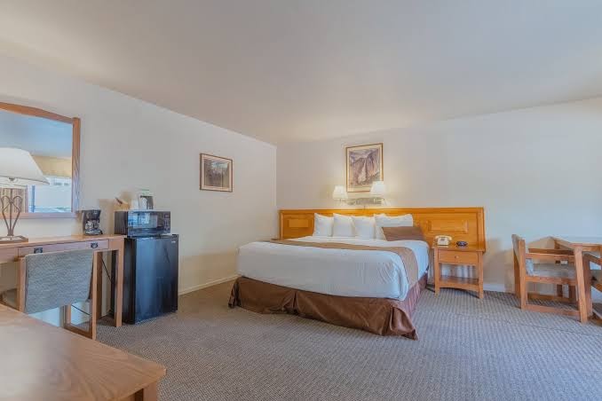 Mariposa Lodge photo 2