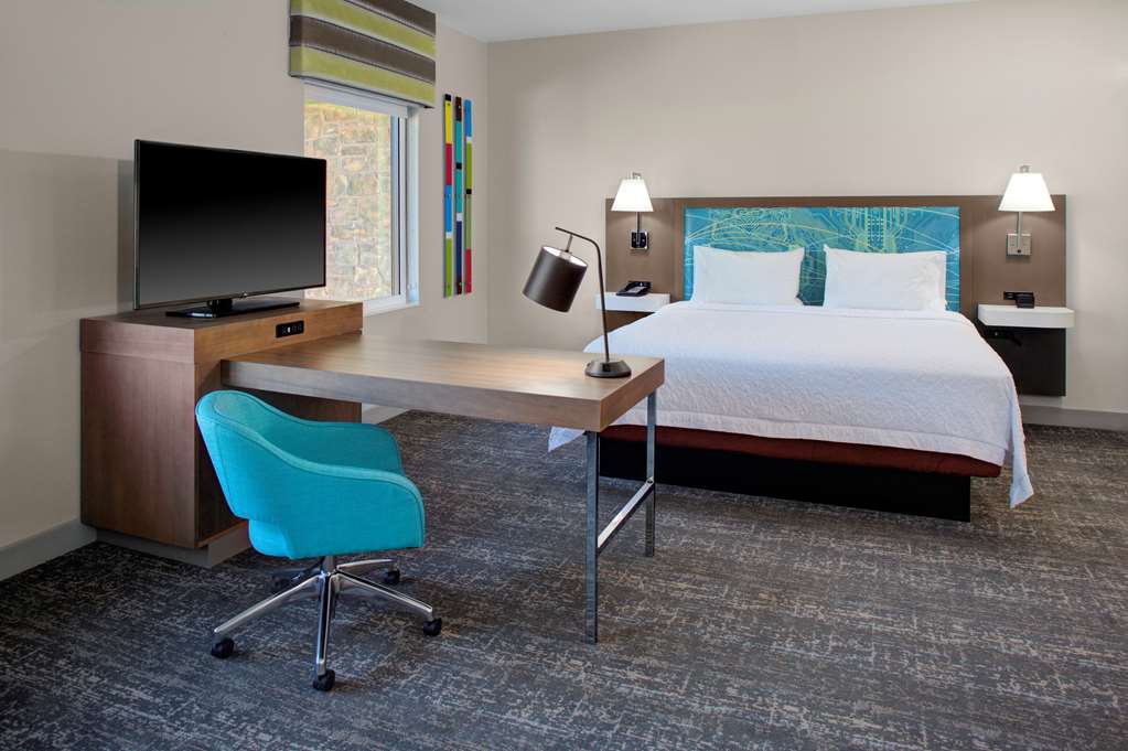 Hampton Inn & Suites Flagstaff East photo 2