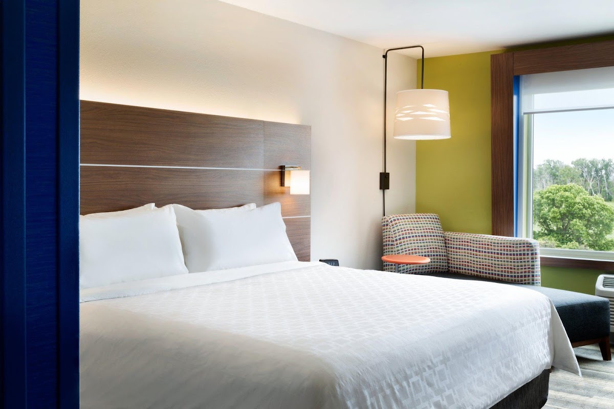 Holiday Inn Express & Suites Middletown by IHG photo 2