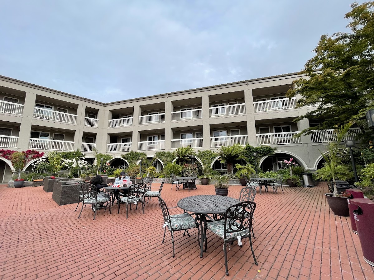 La Quinta Inn & Suites by Wyndham San Francisco Airport West photo 3