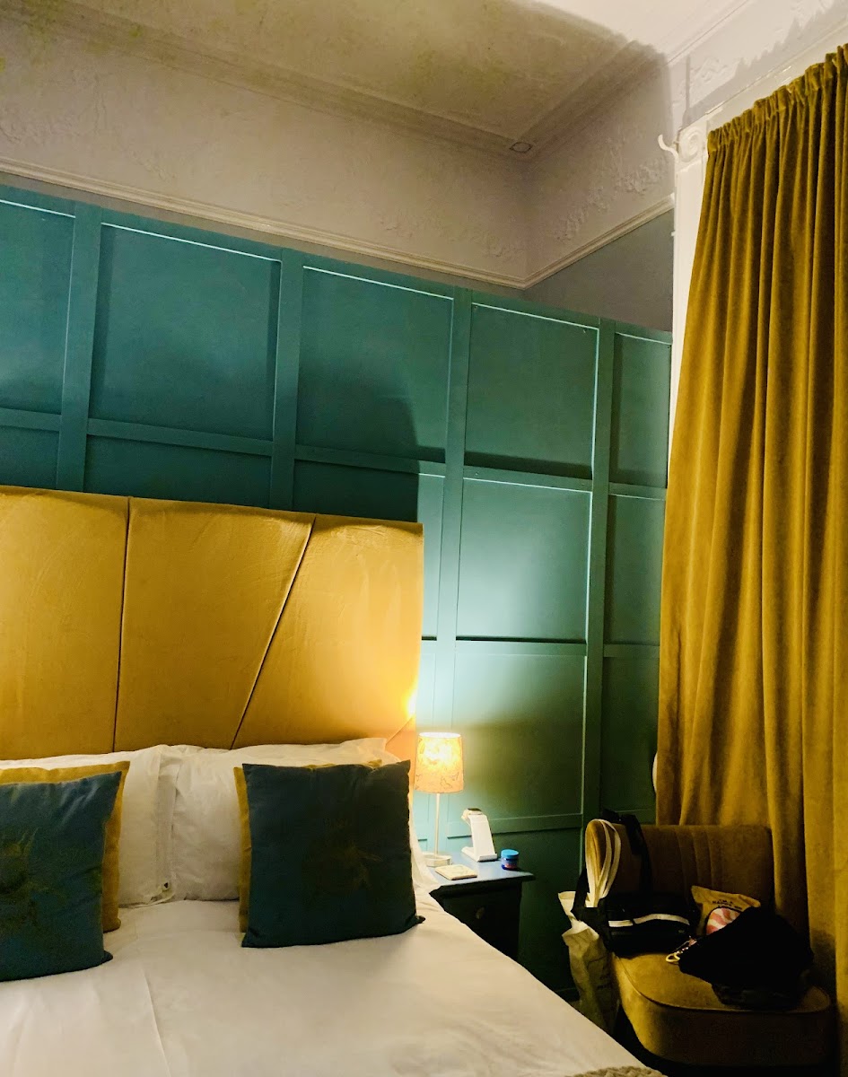 Laston House photo 2