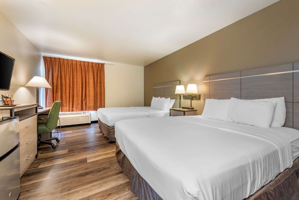 Econo Lodge Pueblo North photo 2