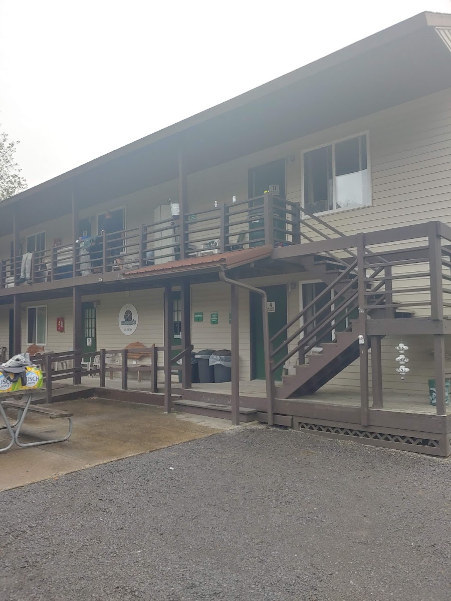 Cannon's Fishing Lodge