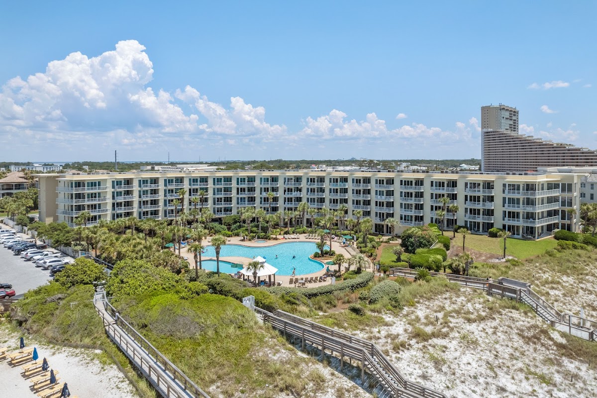 The Crescent Condominium by Scenic Stays