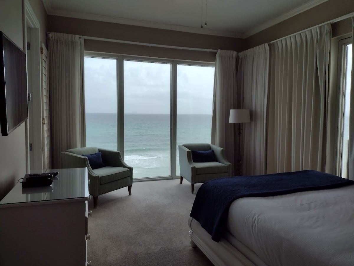 The Crescent Condominium by Scenic Stays photo 2