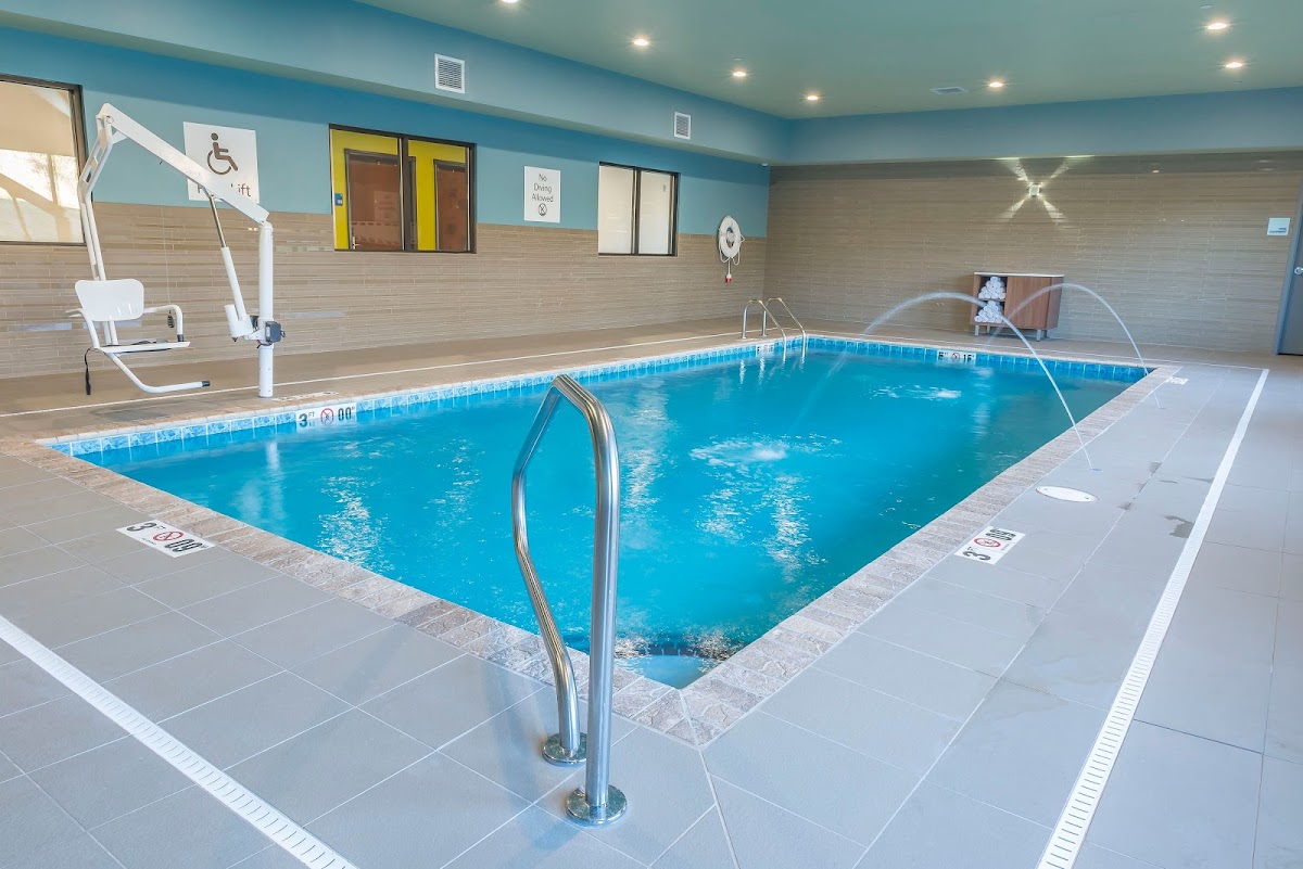 Holiday Inn Express & Suites Clarion by IHG photo 3