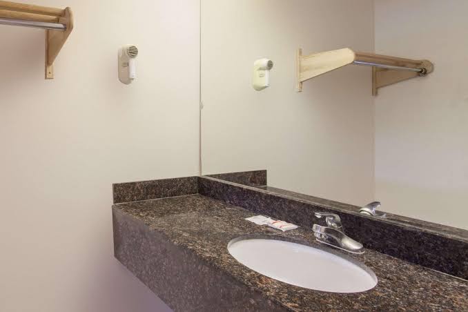Quality Inn & Suites Decatur - Priceville I-65 photo 3