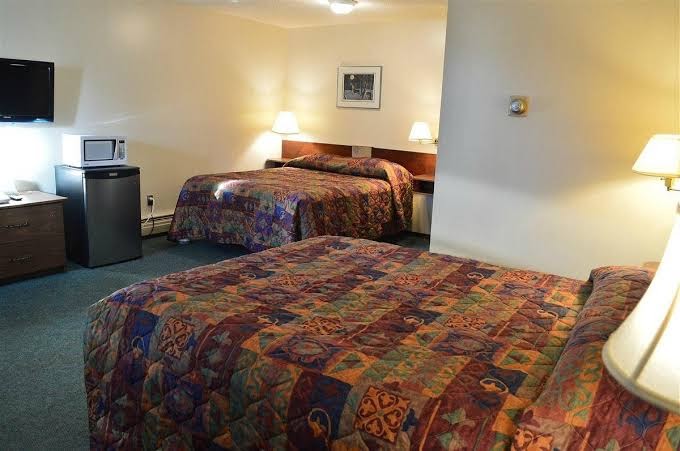 Tobin Lake Motel photo 2