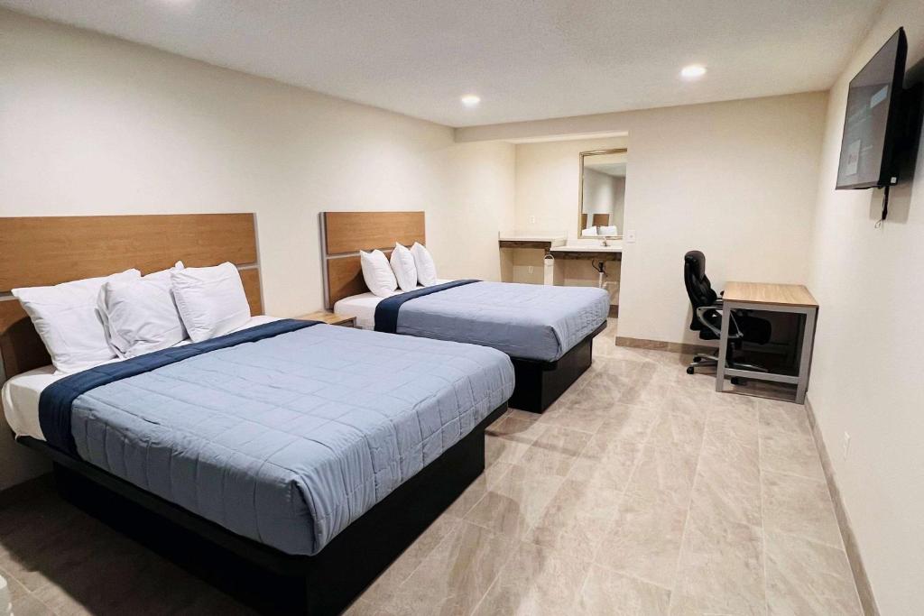 Super 8 by Wyndham Bakersfield Ca photo 2