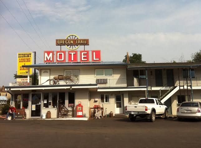 Oregon Trail Motel & Restaurant