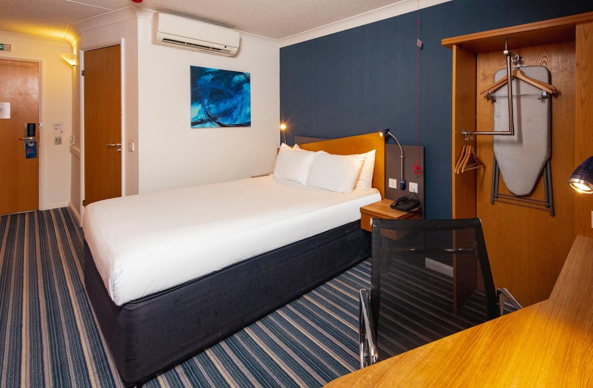 Holiday Inn Express Birmingham Airport NEC by IHG photo 2