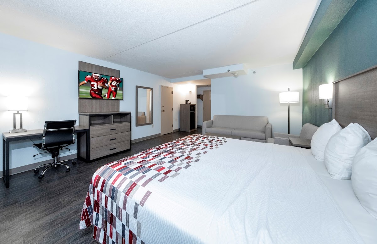 Red Roof Inn & Suites Wilmington – New Castle photo 2
