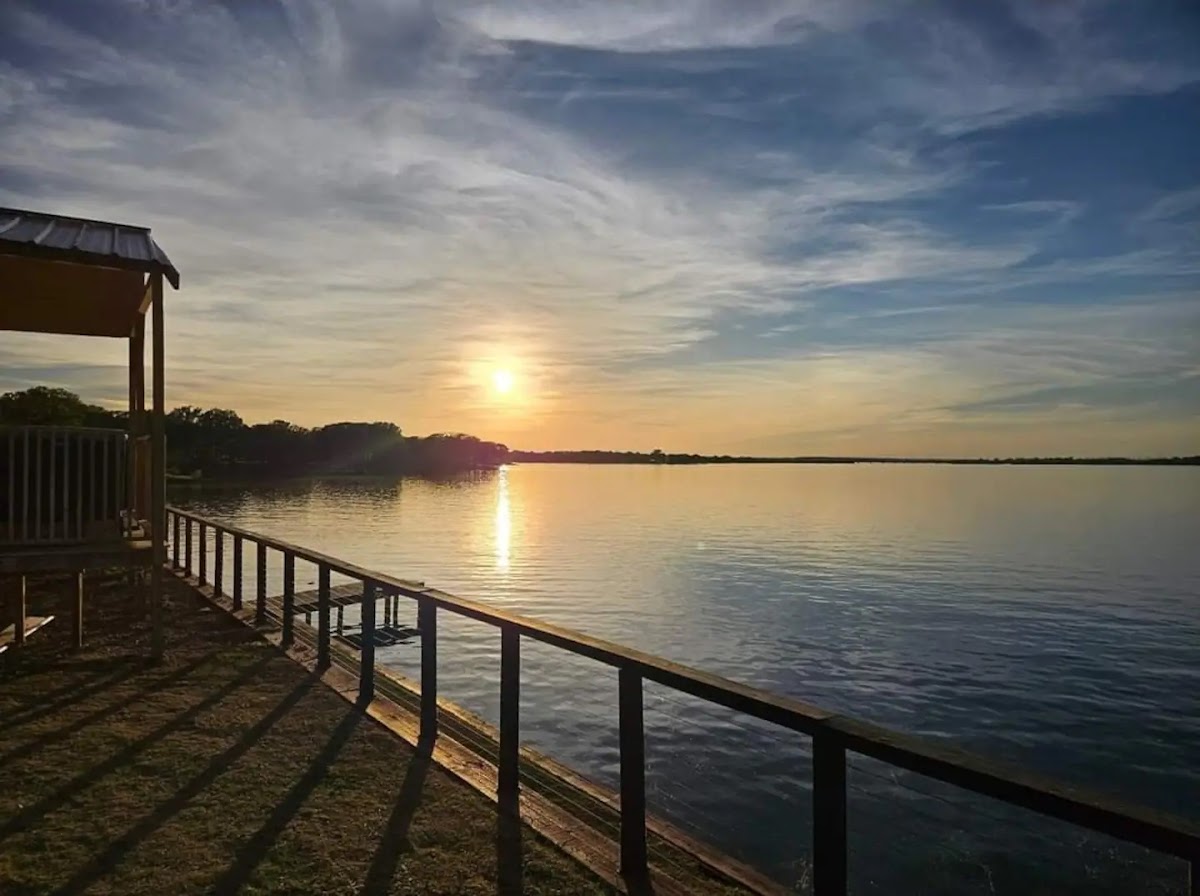 AnnaBella Lakefront Resort photo 2