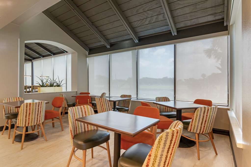 Best Western Corpus Christi Airport Hotel photo 2