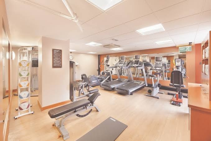 DoubleTree by Hilton Manchester Airport photo 2