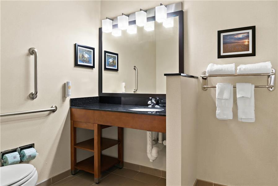 Econo Lodge Inn & Suites Laredo - Nuevo Laredo photo 3