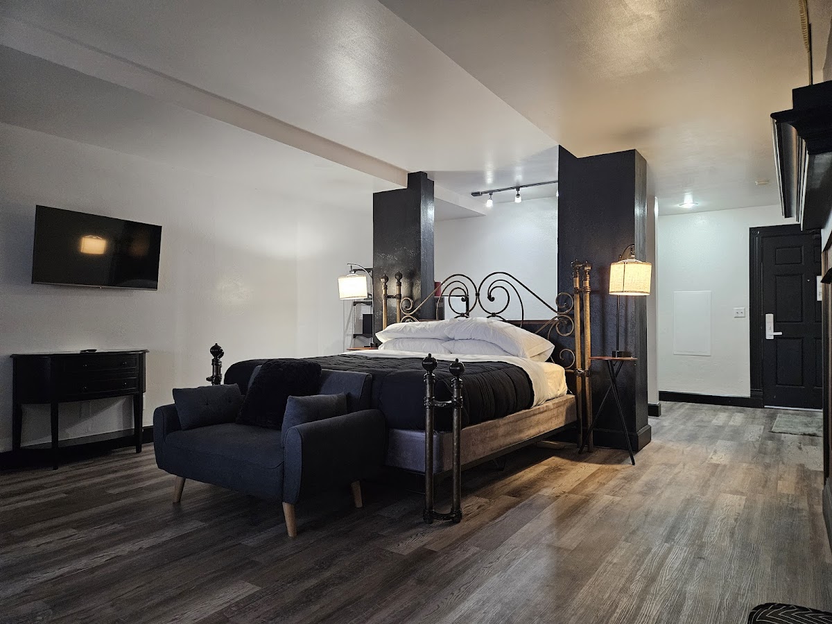 Nuk's Executive Suites photo 2