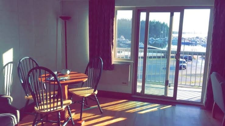 Waterfront Suites & Marina photo 2