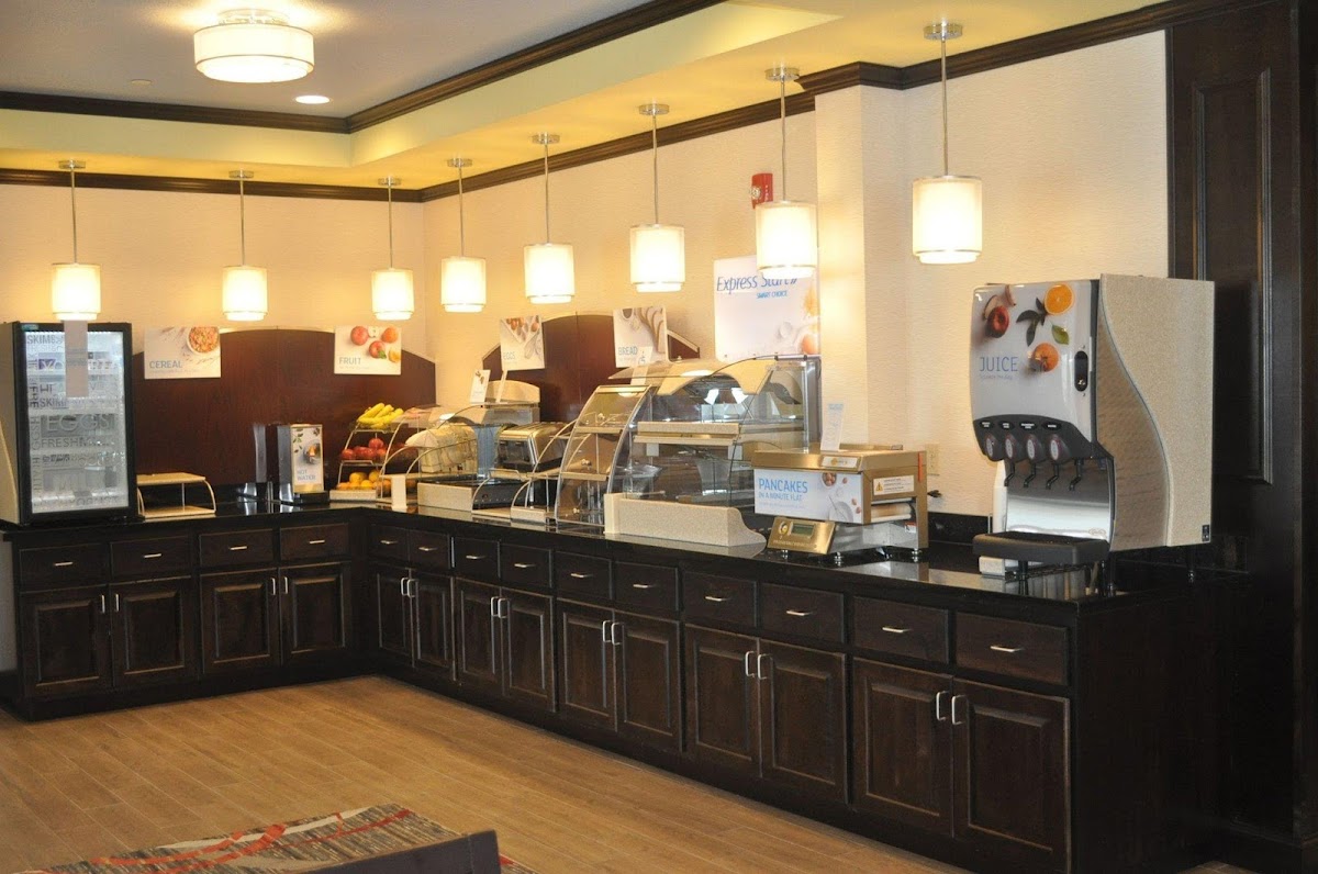 Holiday Inn Express & Suites Greensburg by IHG photo 3
