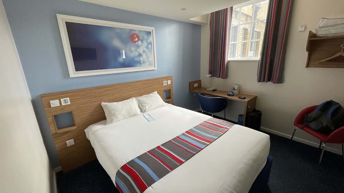 Travelodge Bath City Centre photo 3